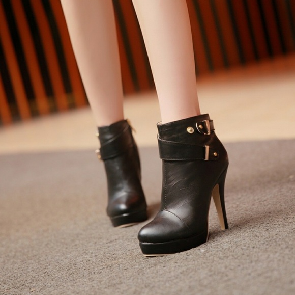 Rare NEW 2-in-1 Convertible Black Boots - Picture 3 of 4